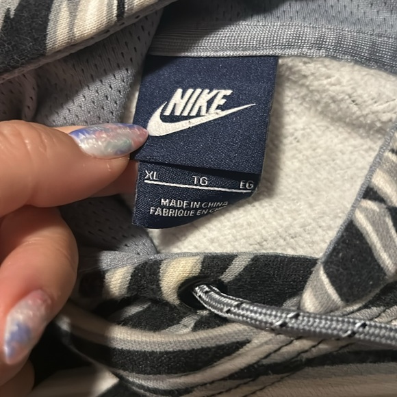 Nike Black & Gray Hooded Sweatshirt - XL - Picture 5 of 7